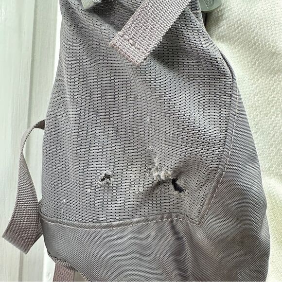 The North Face Recon white purple grey backpack large roomy size lots of pockets - Picture 11 of 11